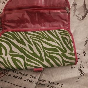 L Green and Pink Women's Bag